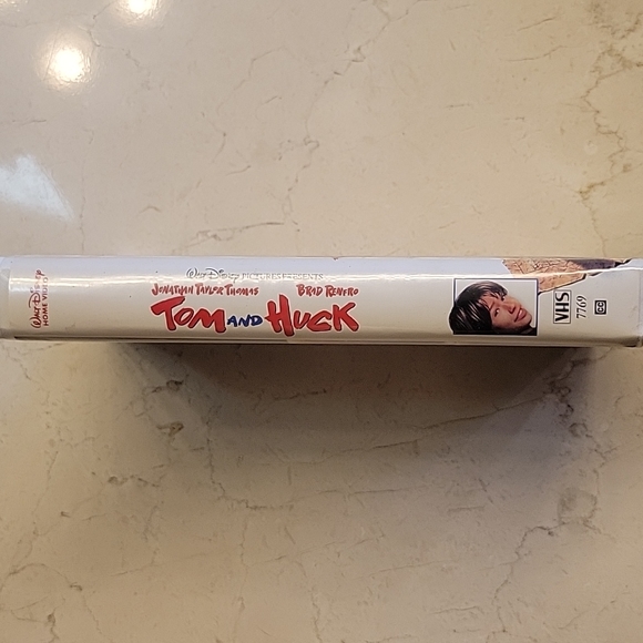 Walt Disney's Tom and Huck VHS Tape - Picture 3 of 6